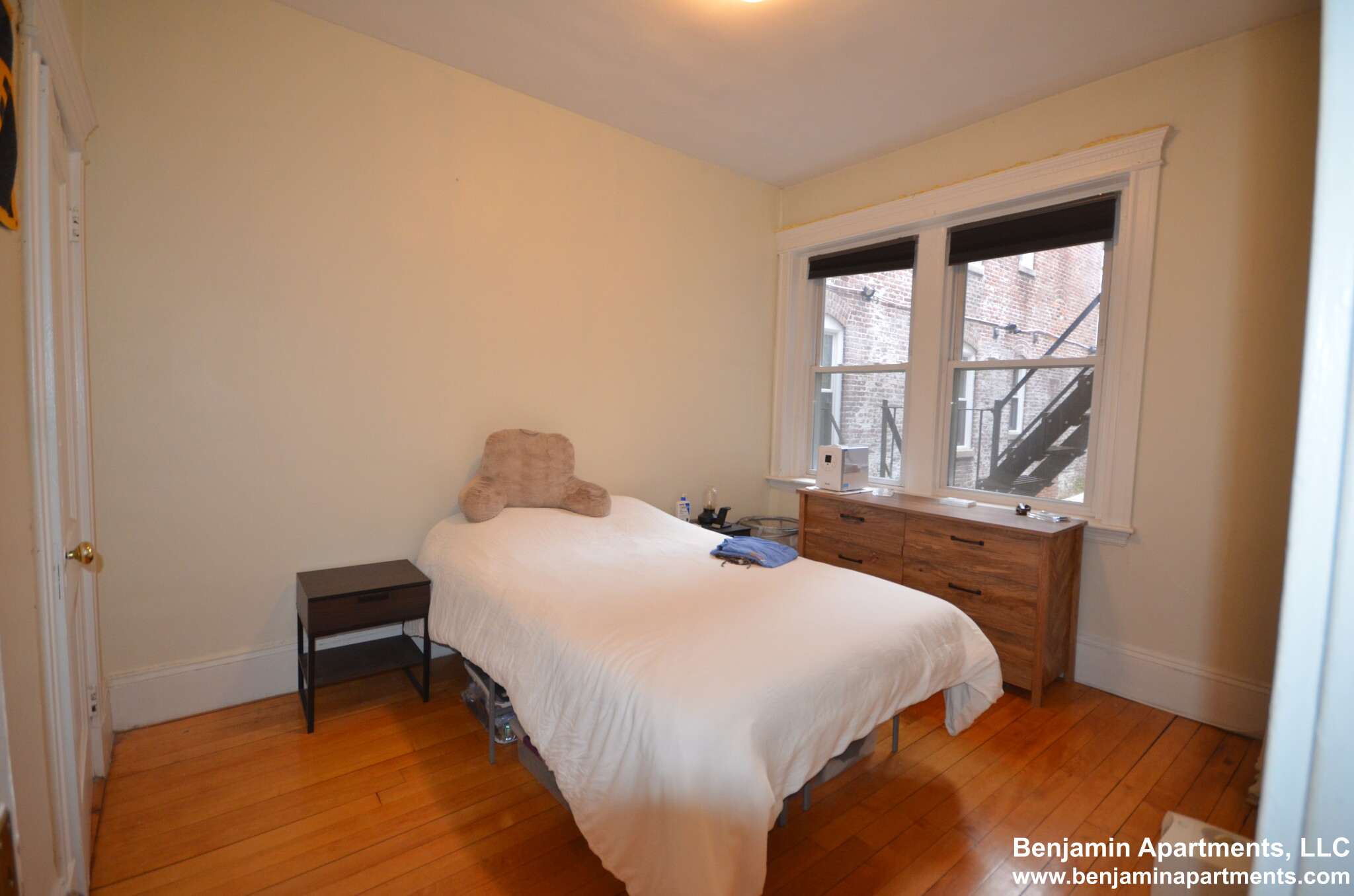 1822 Beacon St, Brookline