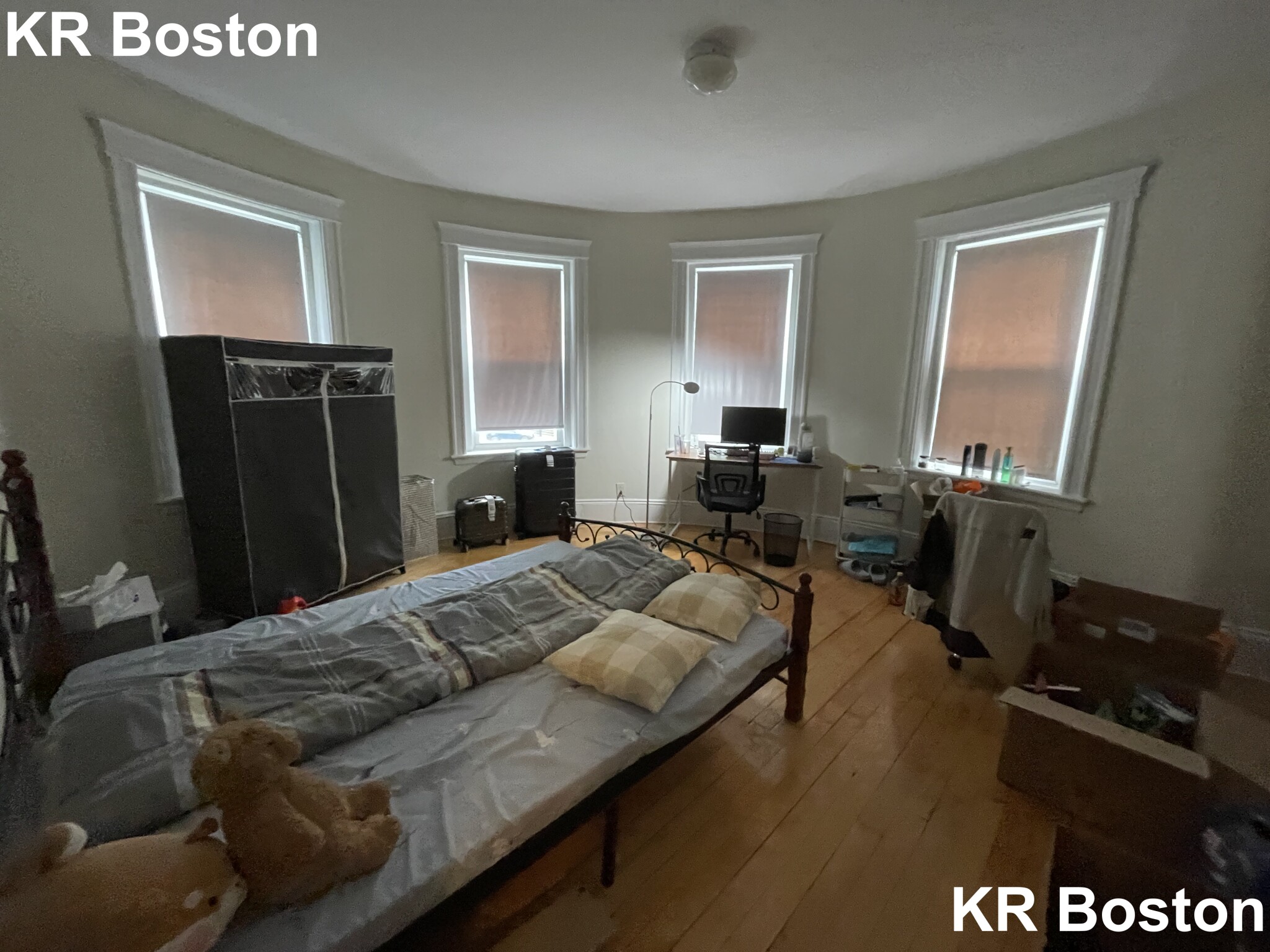 1822 Beacon St, Longwood