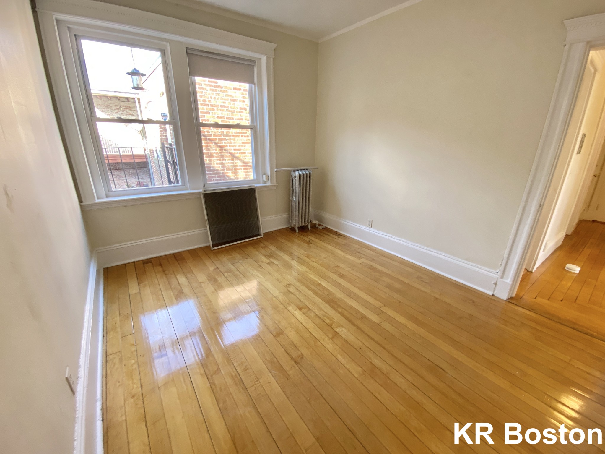 1822 Beacon St, Washington Square