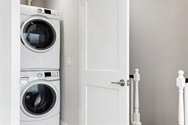 182 7th St, South Boston