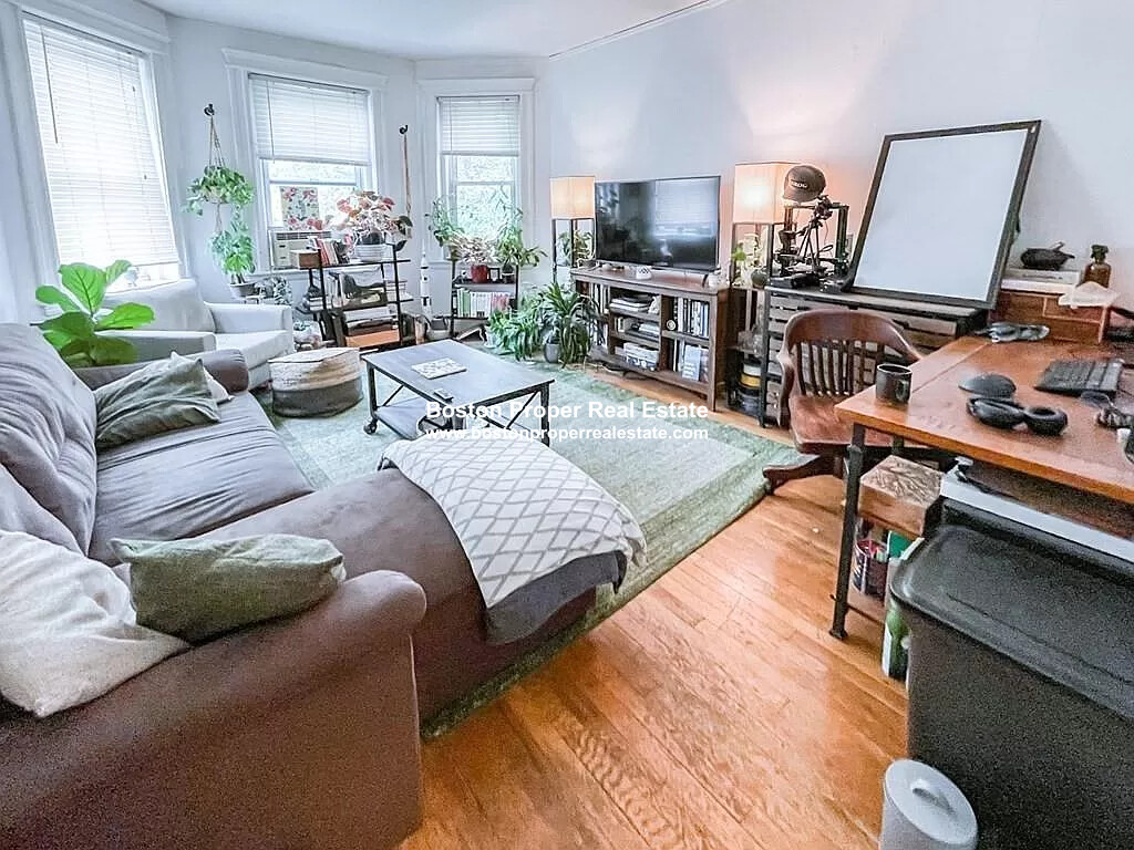 1840 Commonwealth Ave, Brighton