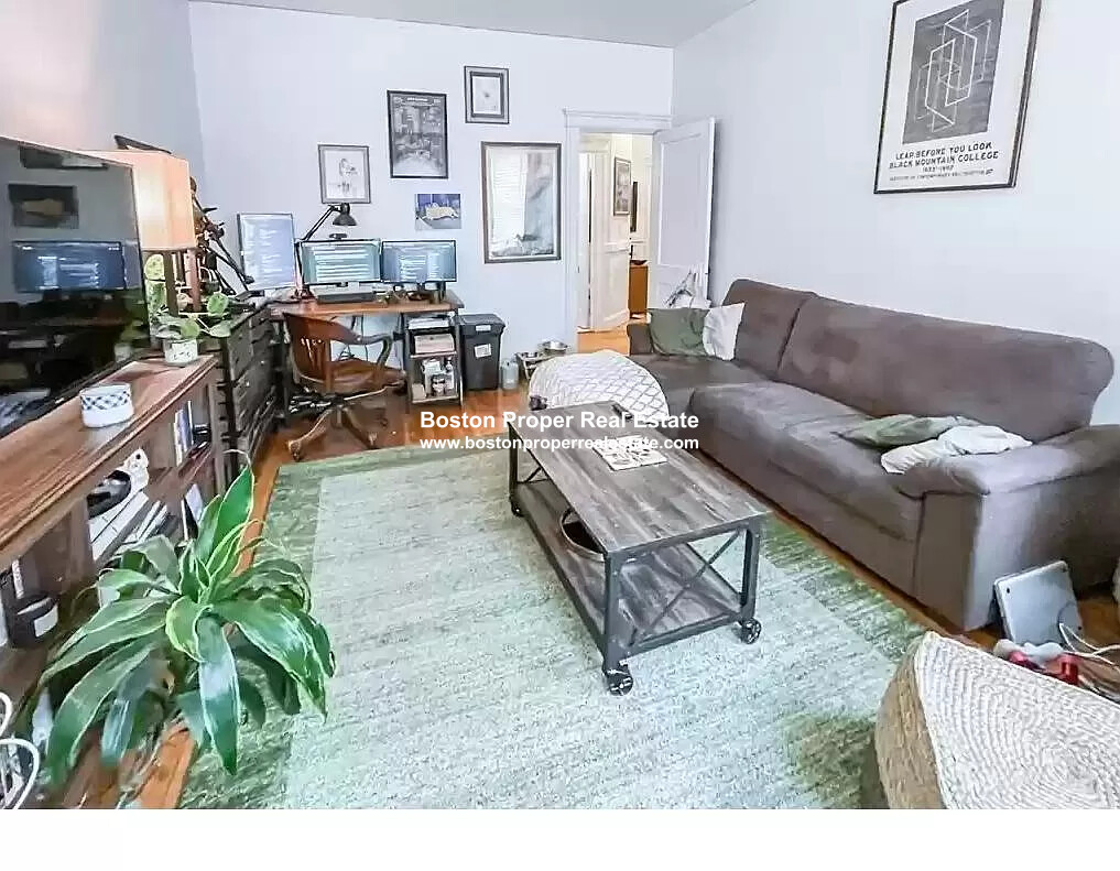 1840 Commonwealth Ave, Brighton