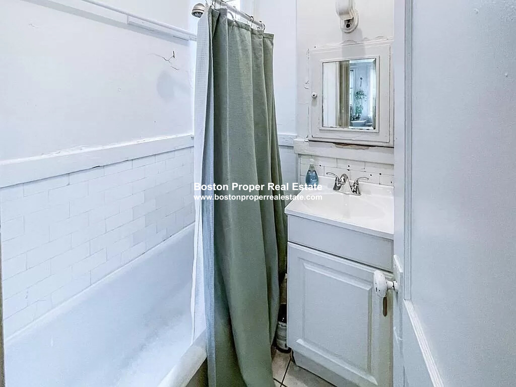 1840 Commonwealth Ave, Brighton