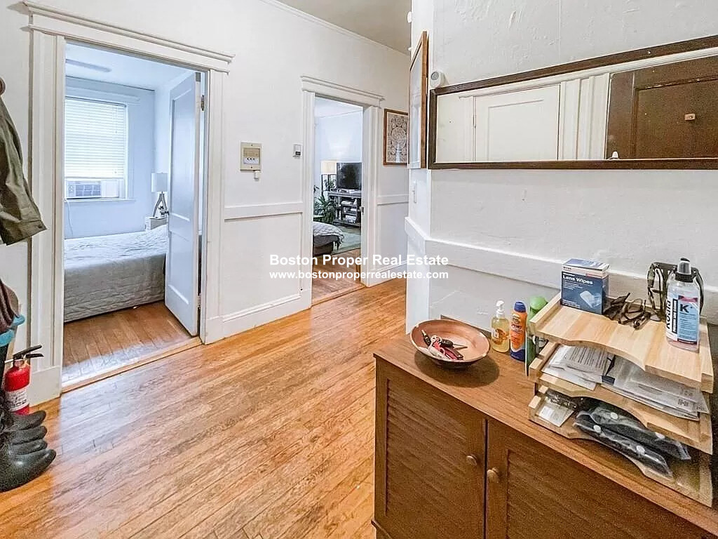 1840 Commonwealth Ave, Brighton