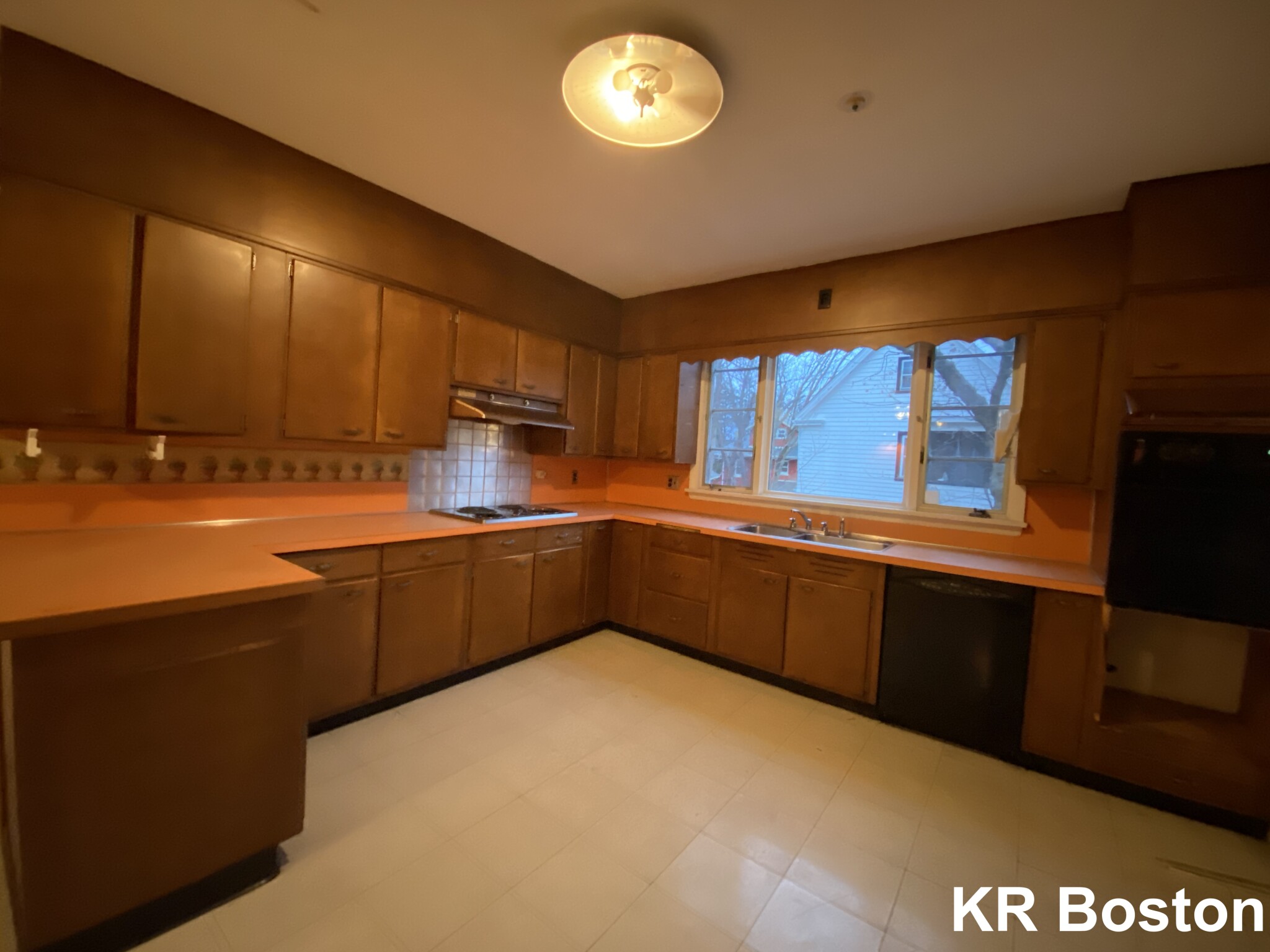 187 Central St, Magoun Square