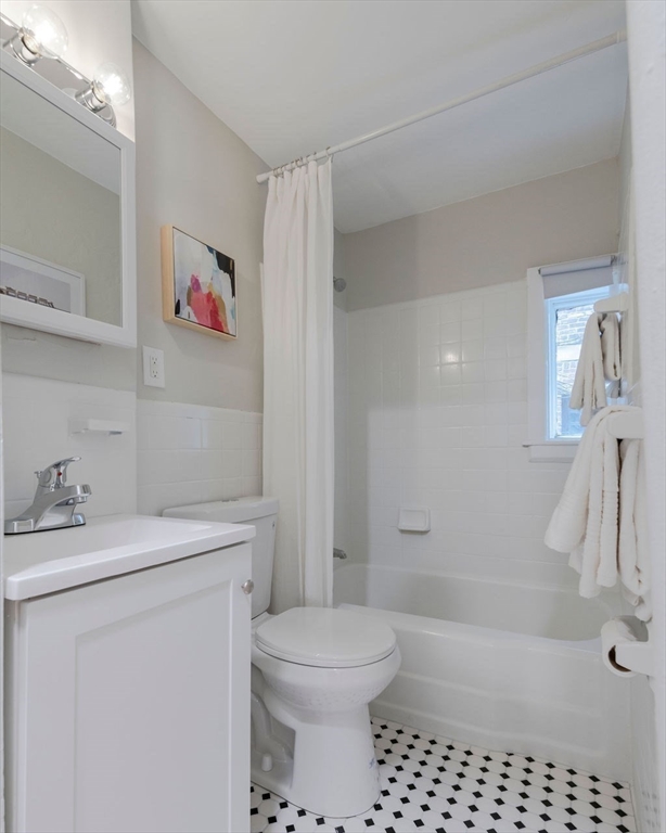 136 Hemenway St, Fenway