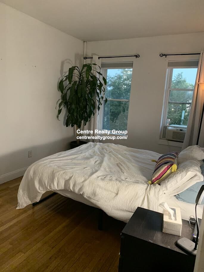 1880 Commonwealth Ave, Brighton