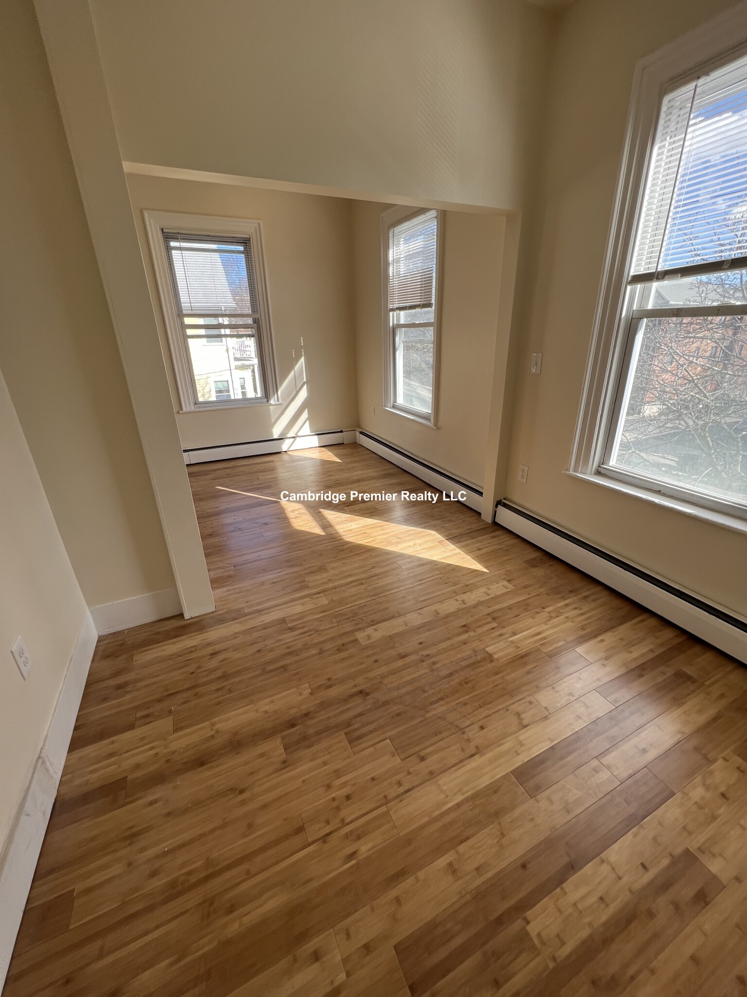 19 Cameron Ave, Teele Square