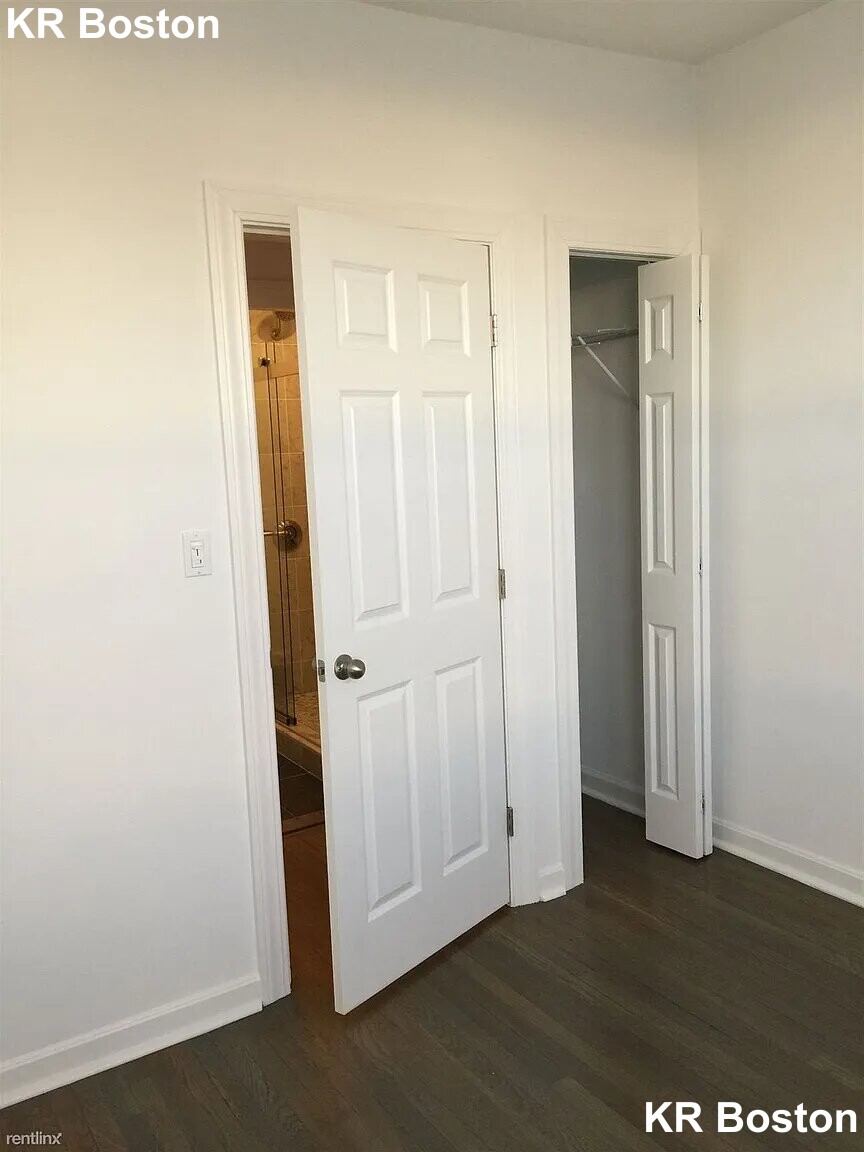 19 Peterborough St, Fenway