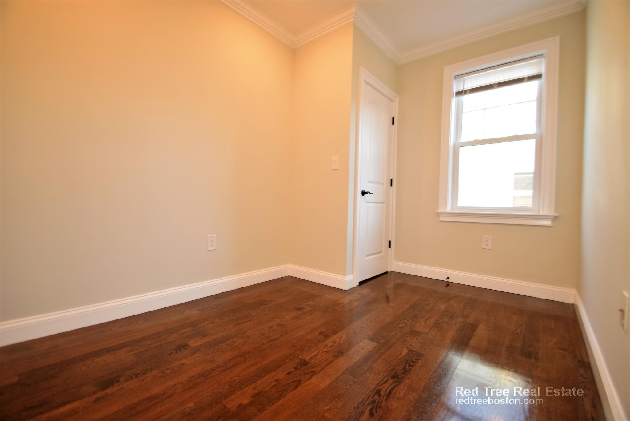 490 Washington St, Brighton