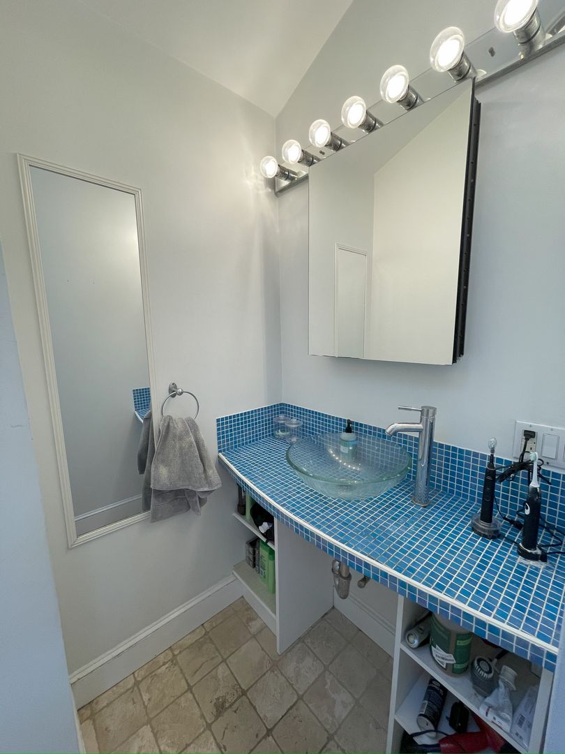 19 Chandler St, Tufts