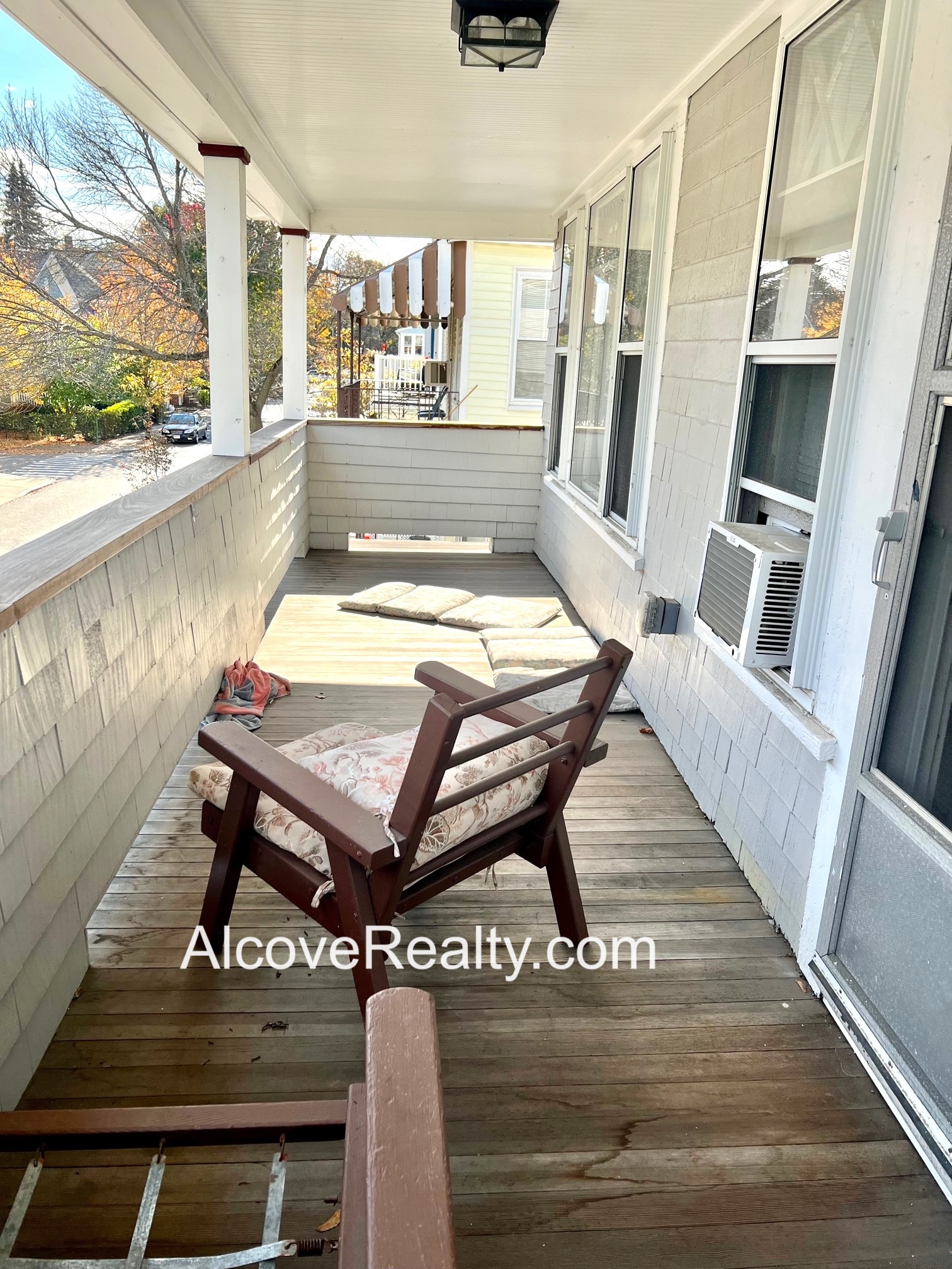 34 Leonard St, Davis Square