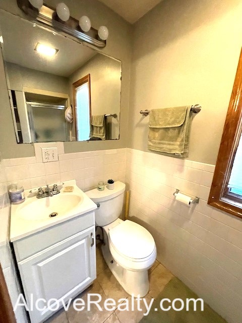 66 Simpson Ave, Tufts