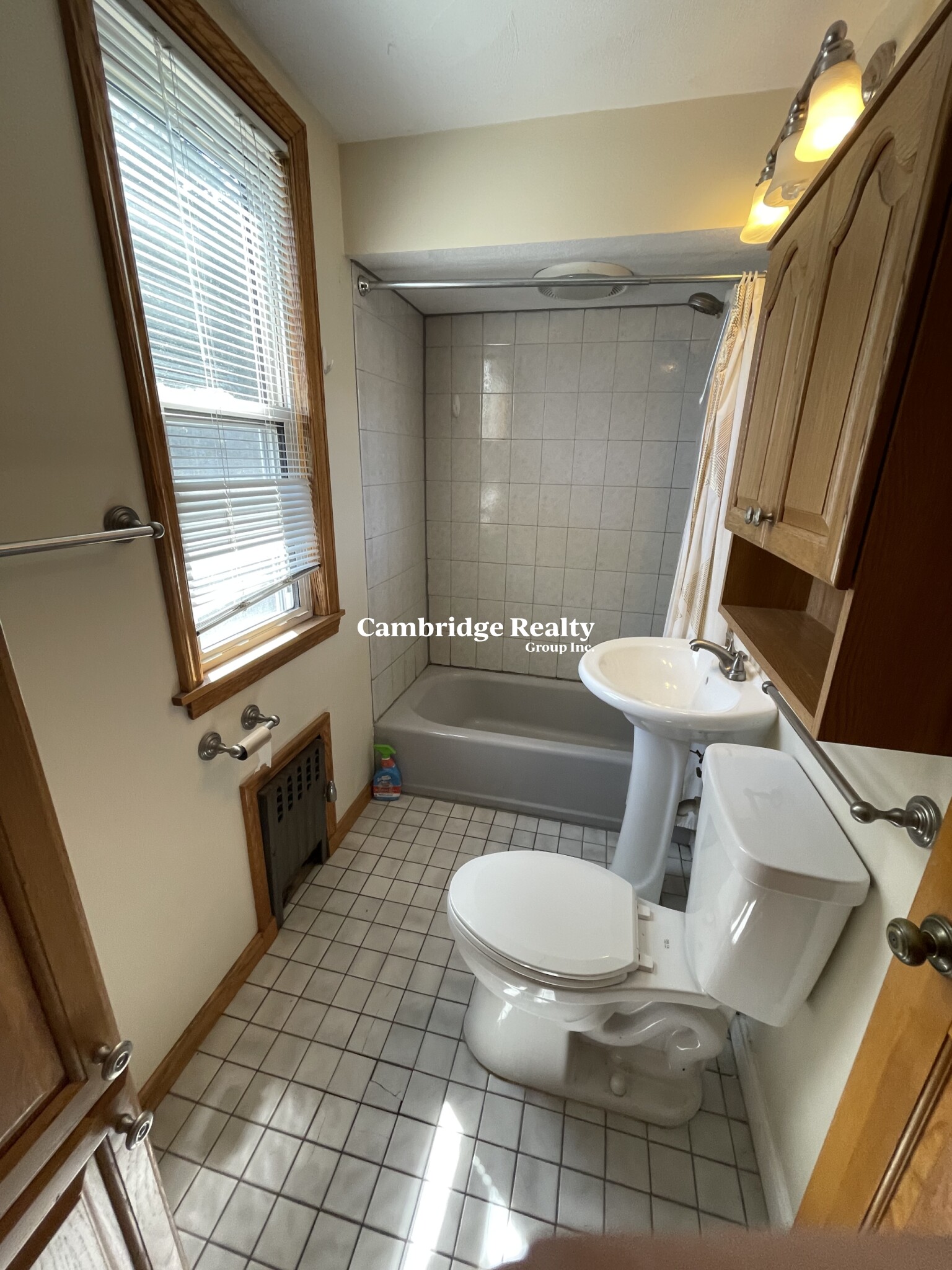 39 Magnus Ave, Ward Two