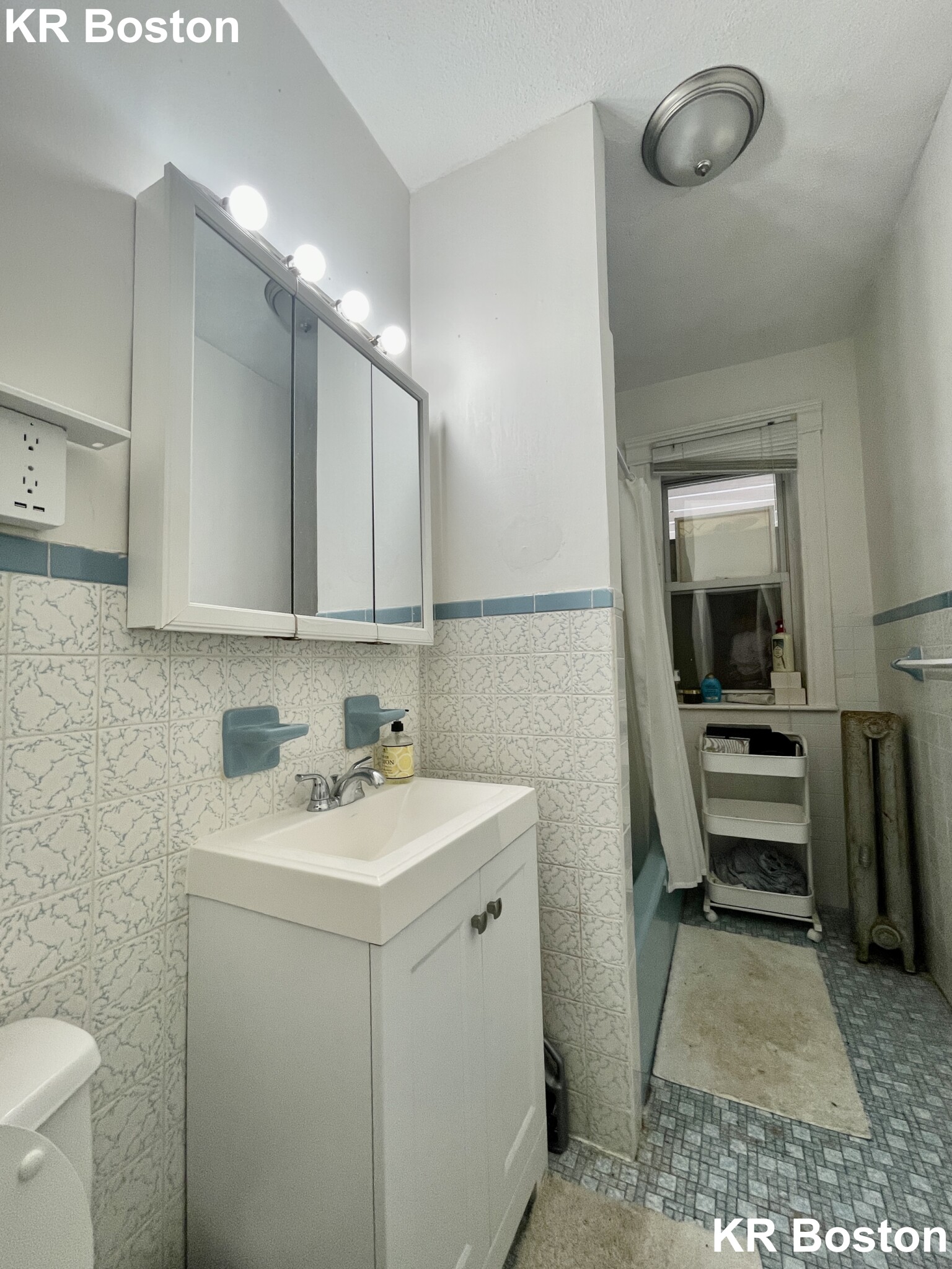 1914 Beacon St, Chestnut Hill