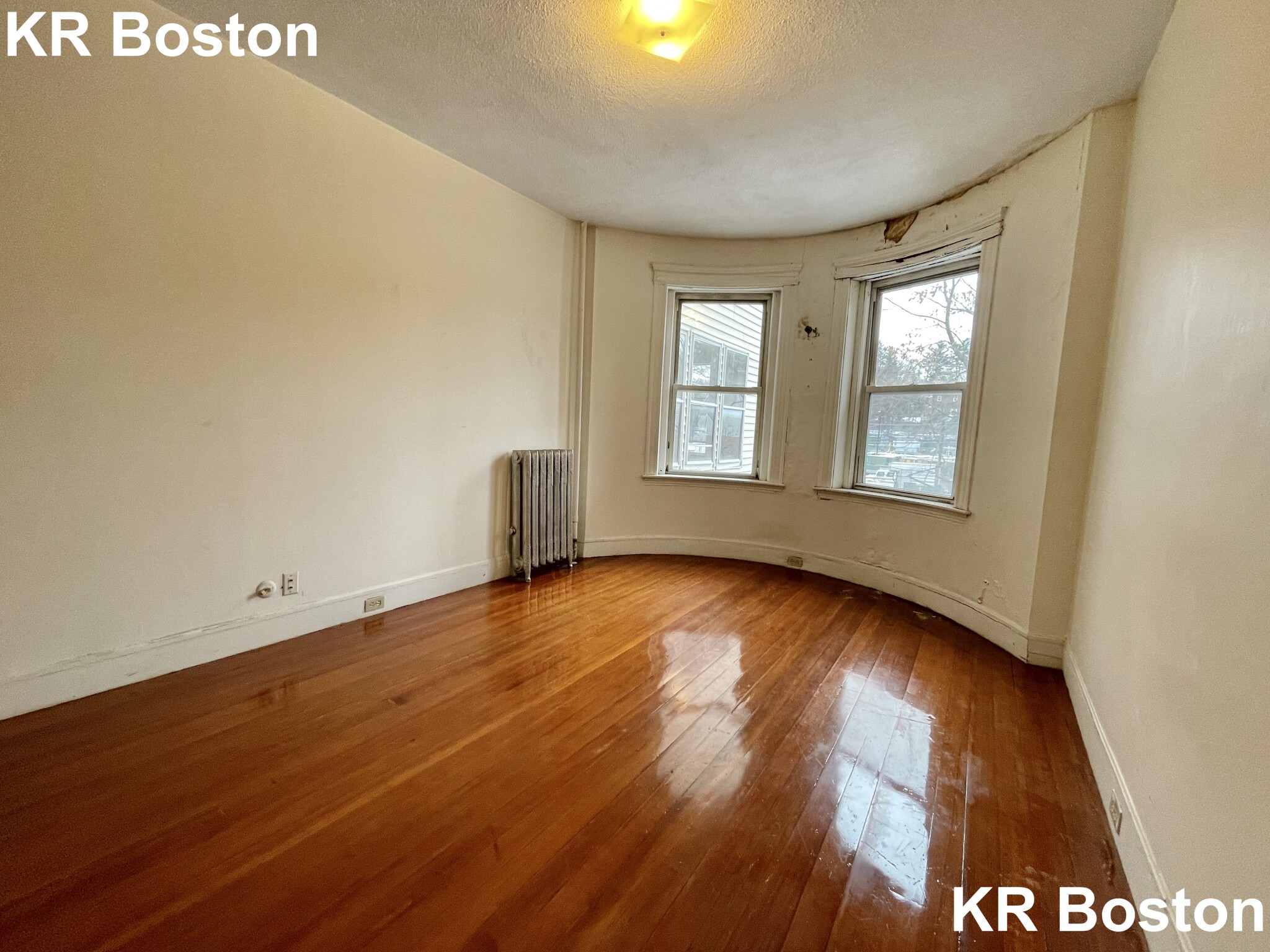 1906 Beacon St, Chestnut Hill