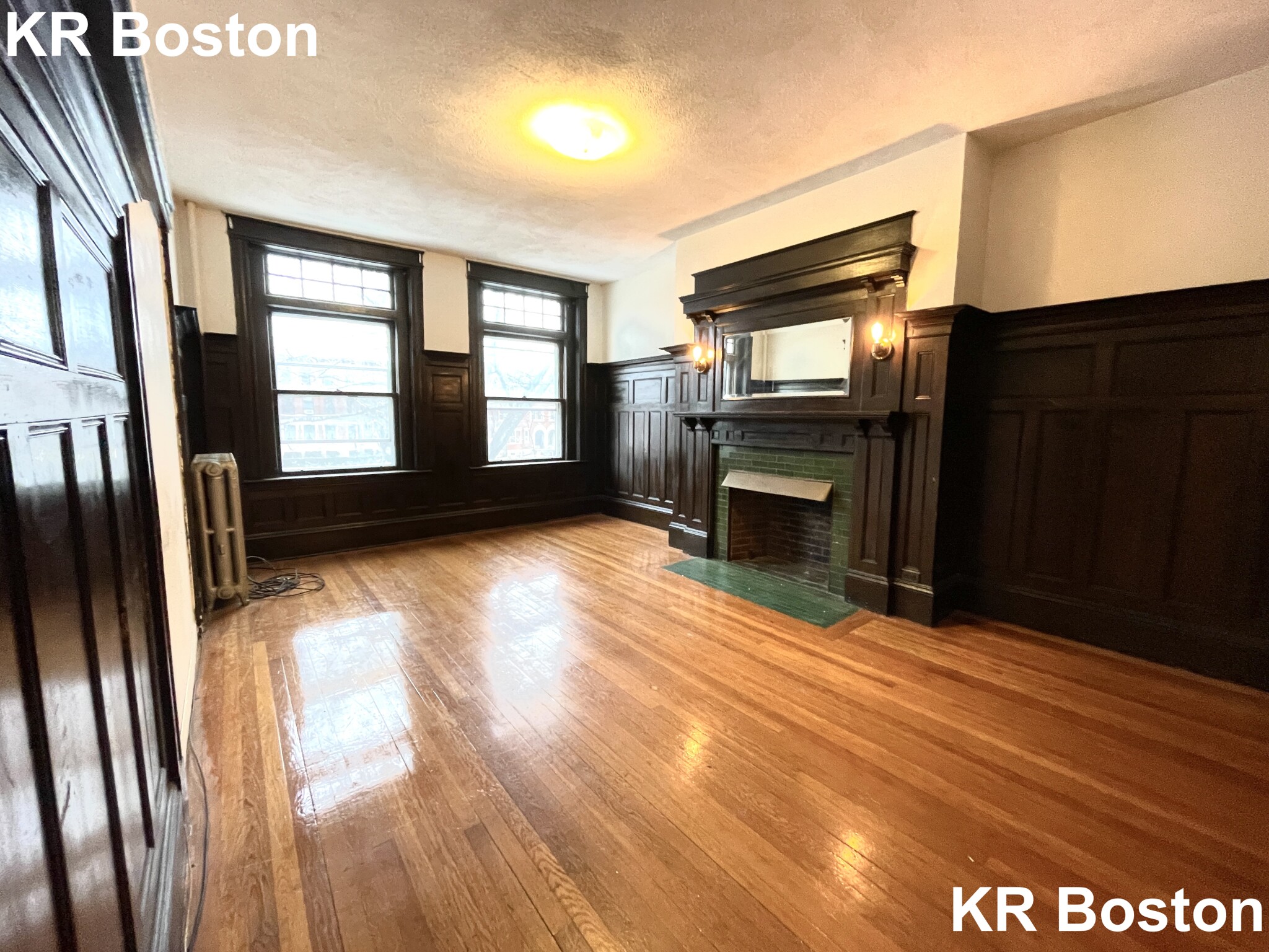 1906 Beacon St, Chestnut Hill