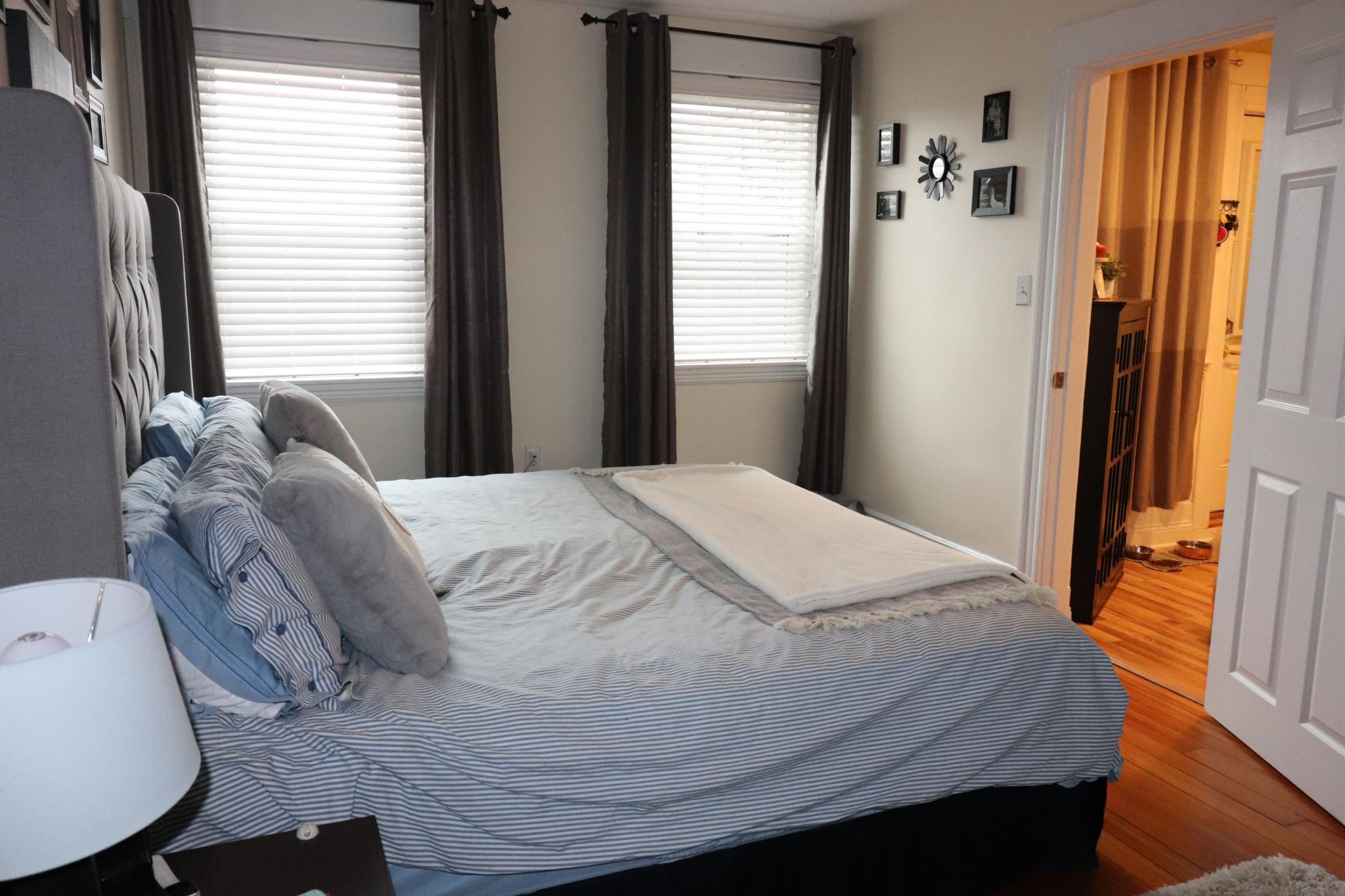 191 Winthrop Rd, Washington Square