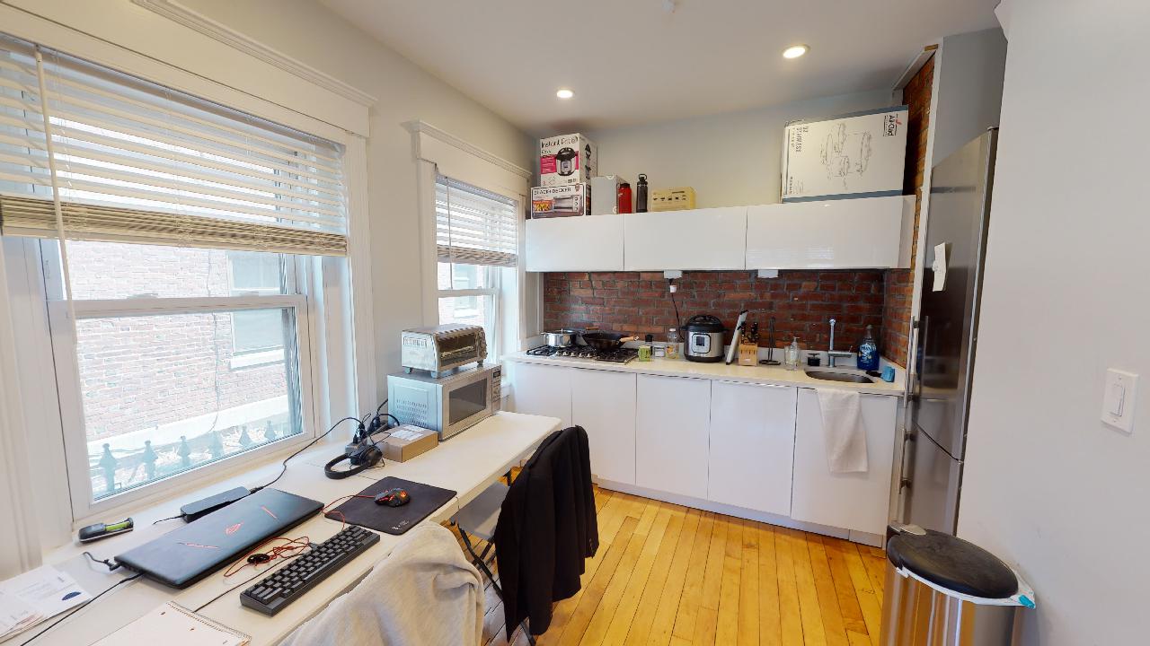 1925 Massachusetts Ave, Porter Square