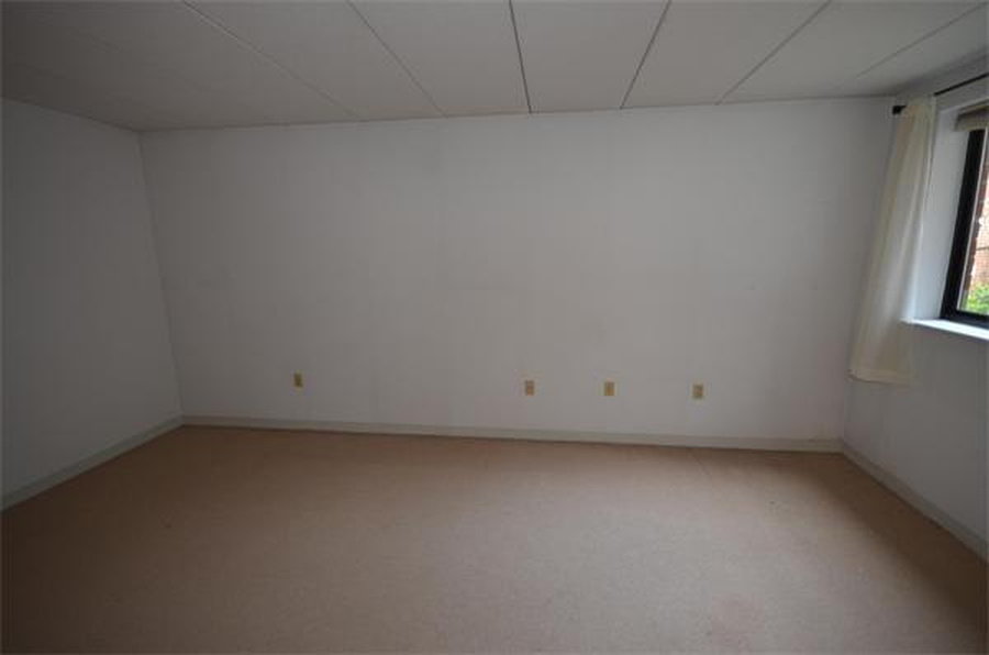 1933 Commonwealth Ave, Brighton