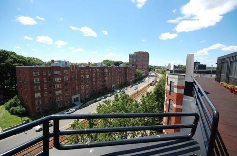 1933 Commonwealth Ave, Brighton