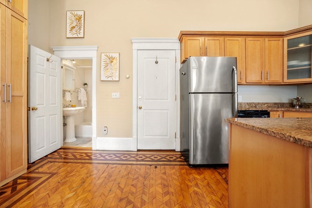 195 Beacon St, Back Bay