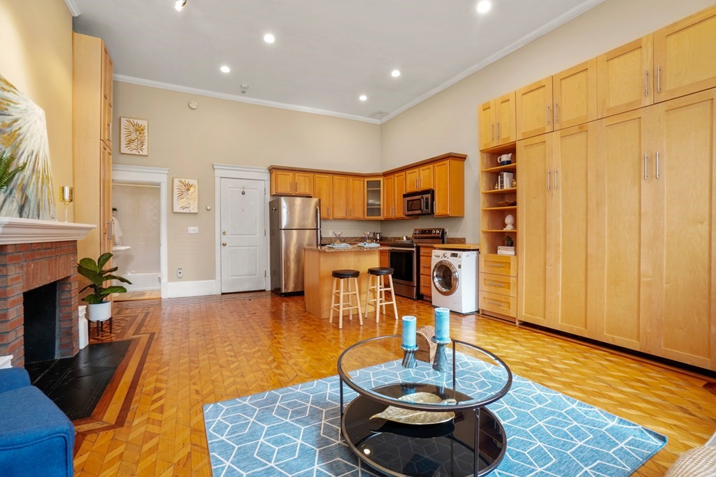 195 Beacon St, Back Bay