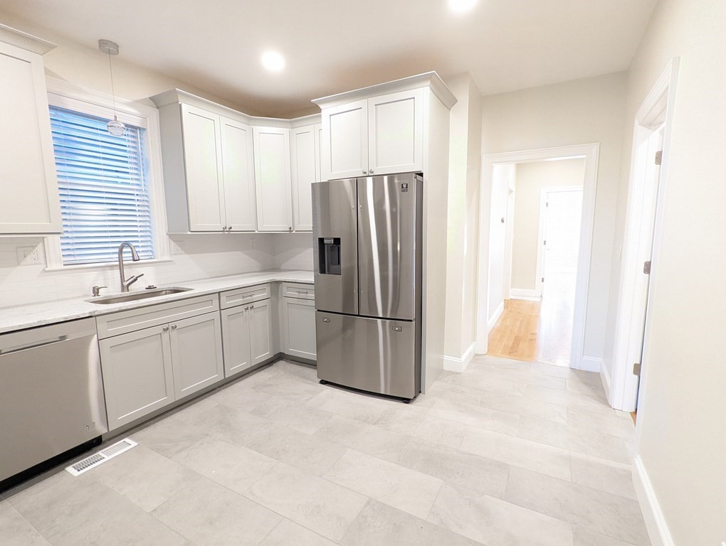 196 Falcon St, East Boston