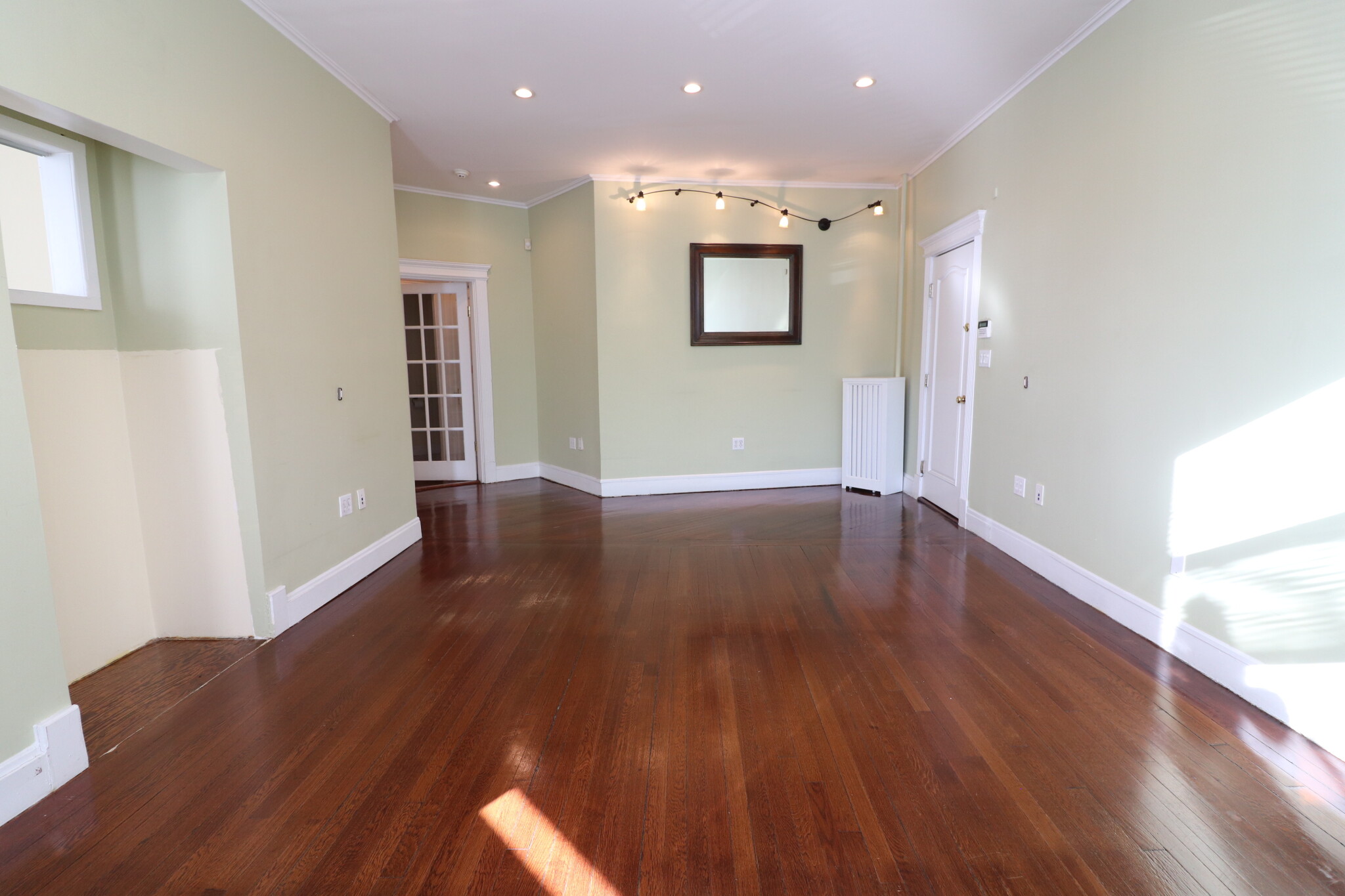 1963 Commonwealth Ave, Brighton