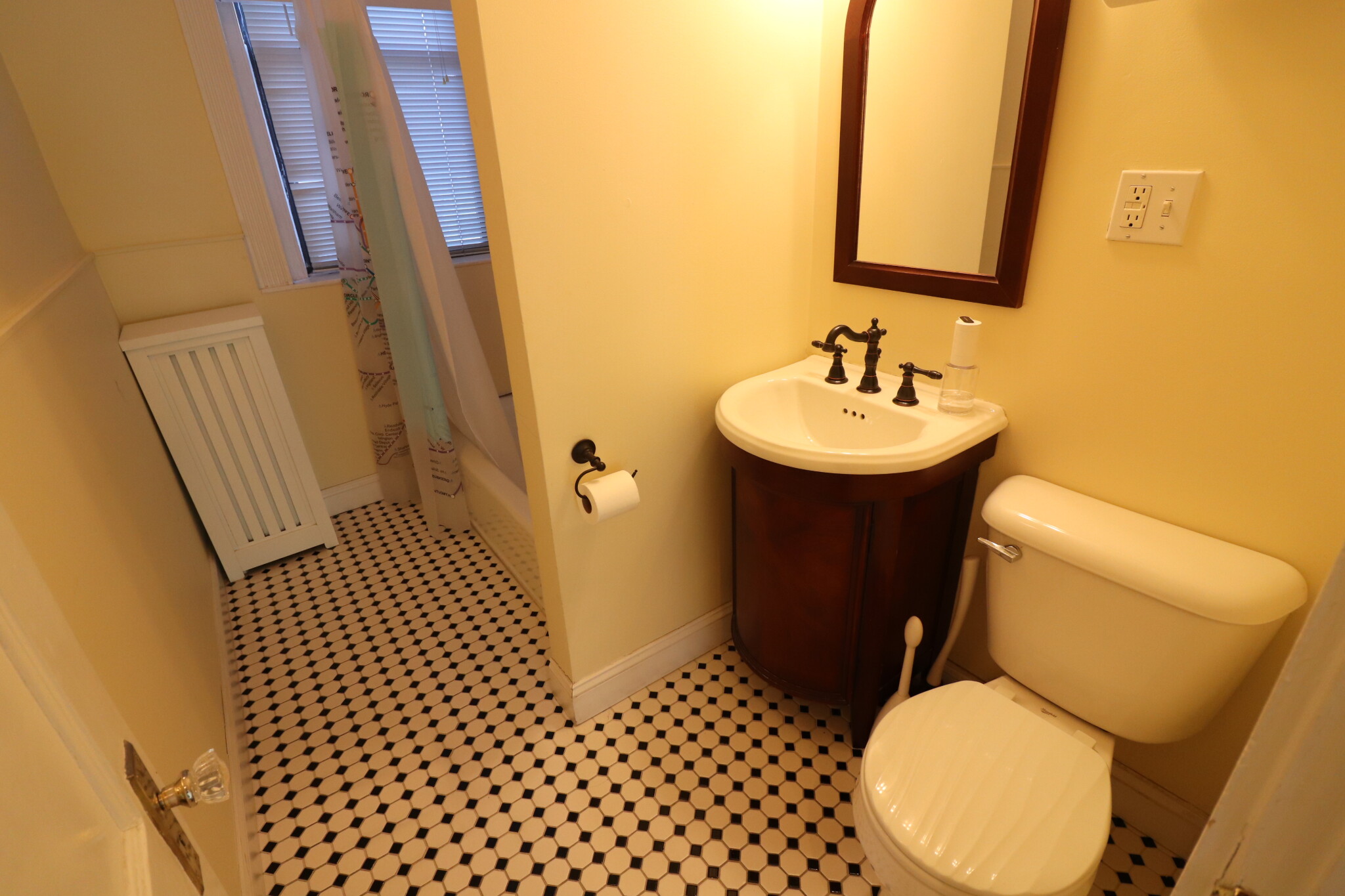 1963 Commonwealth Ave, Brighton