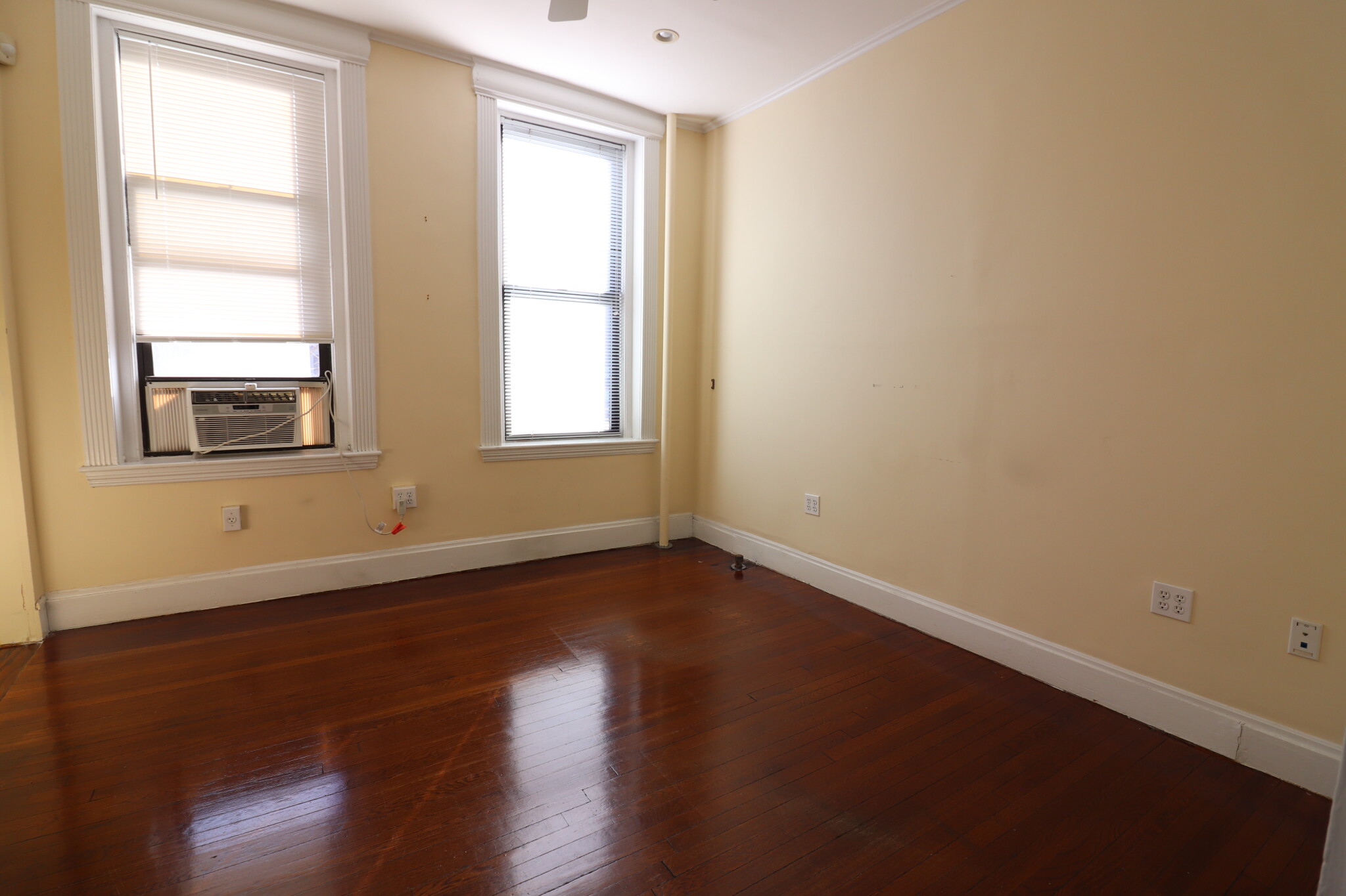 1963 Commonwealth Ave, Brighton