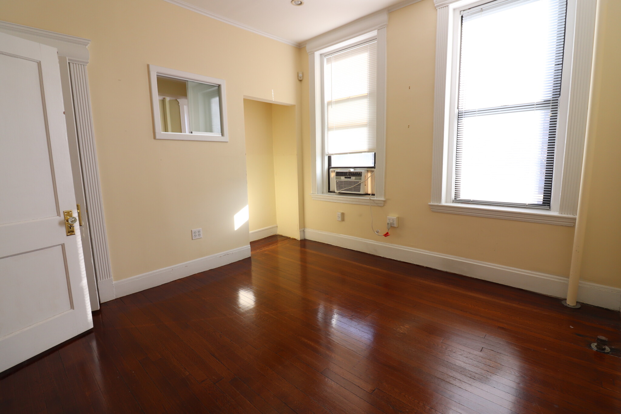 1963 Commonwealth Ave, Brighton