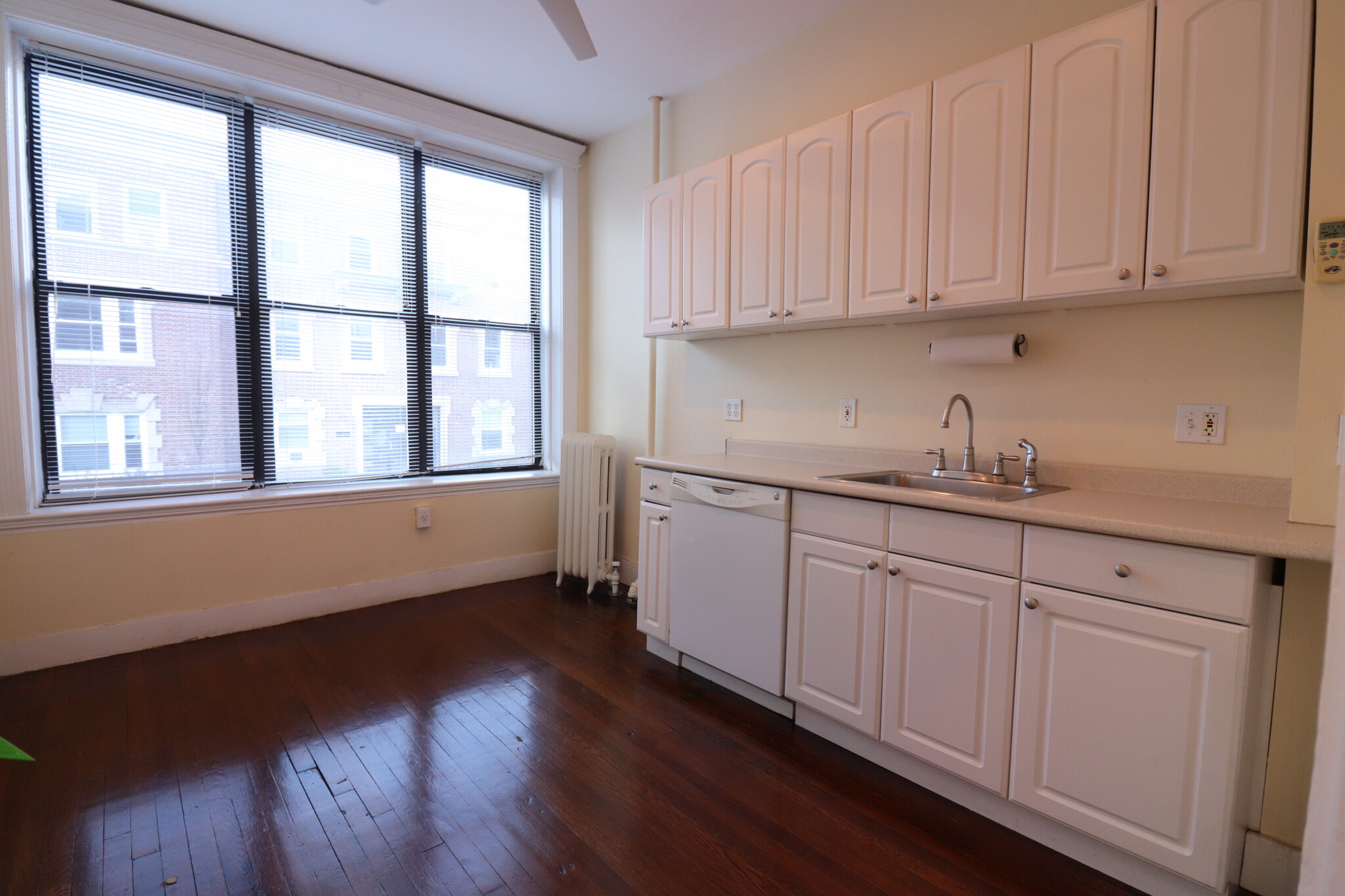 1963 Commonwealth Ave, Brighton