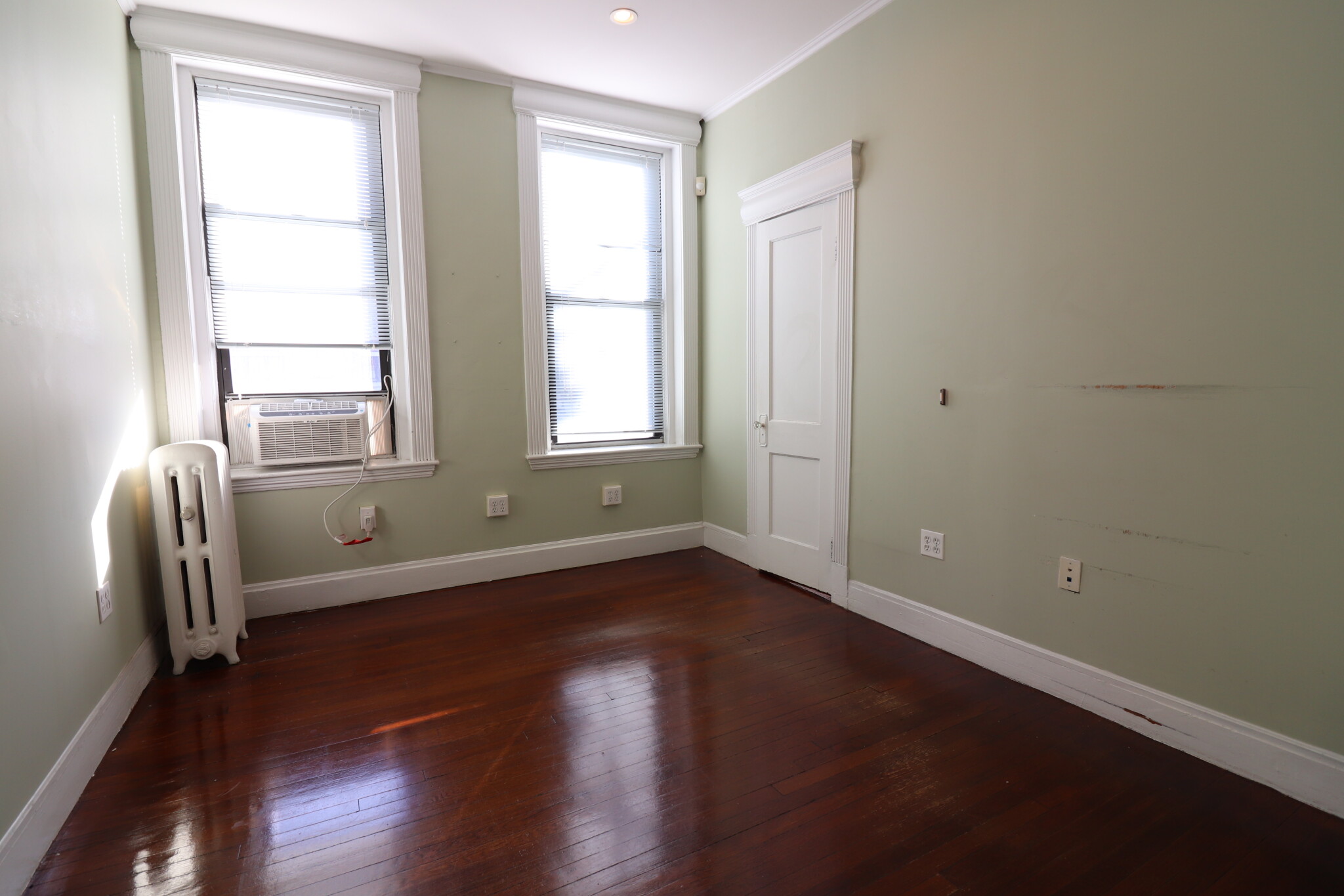 1963 Commonwealth Ave, Brighton