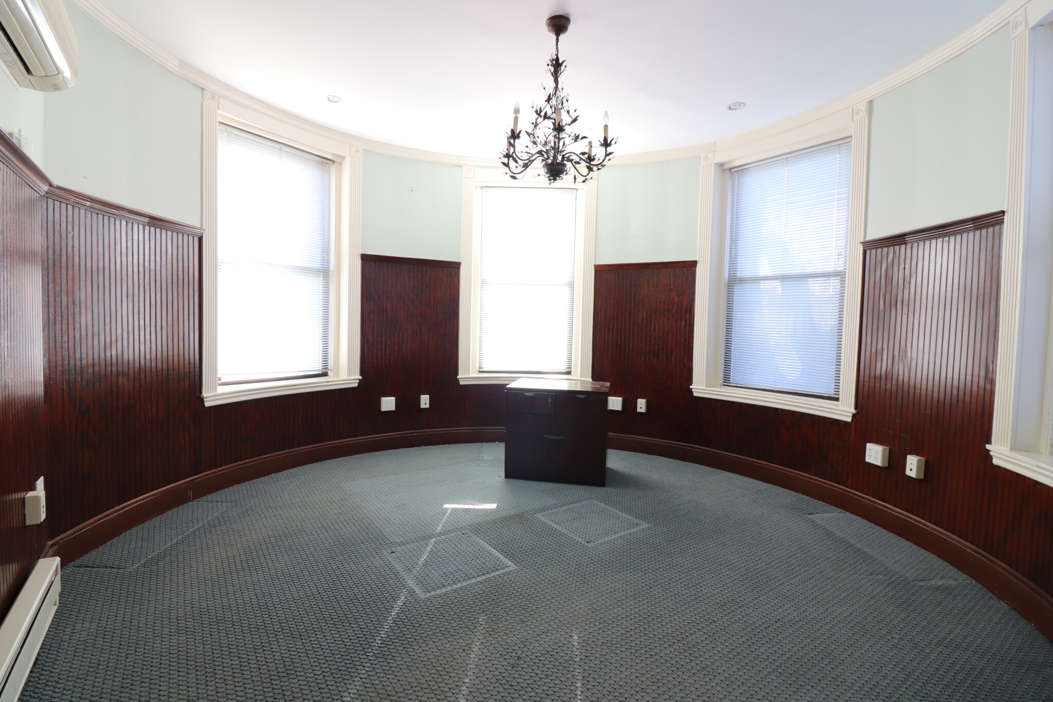 1963 Commonwealth Ave, Brighton