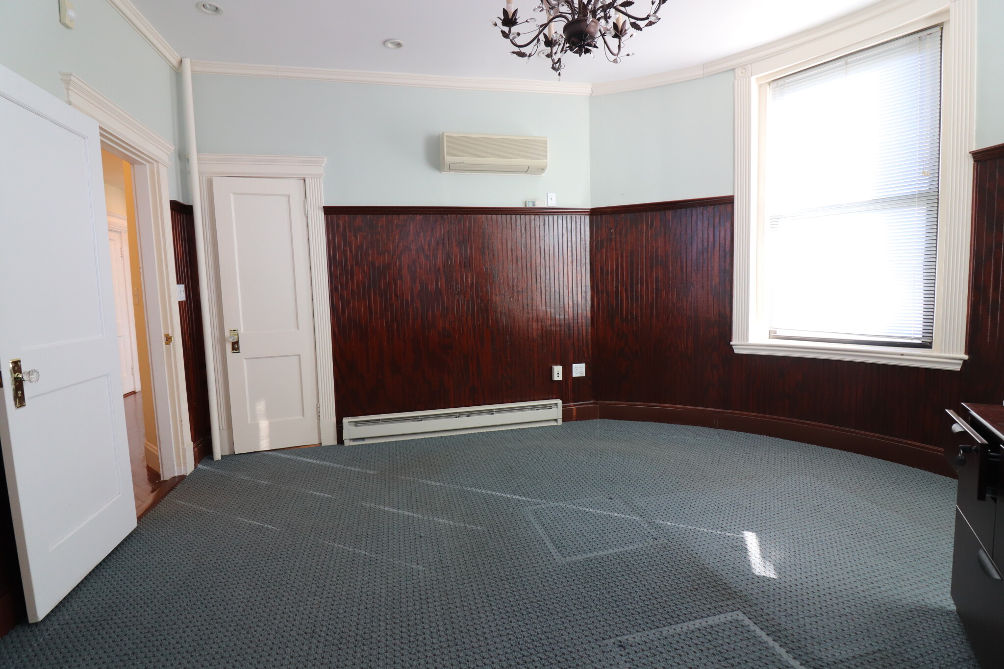 1963 Commonwealth Ave, Brighton