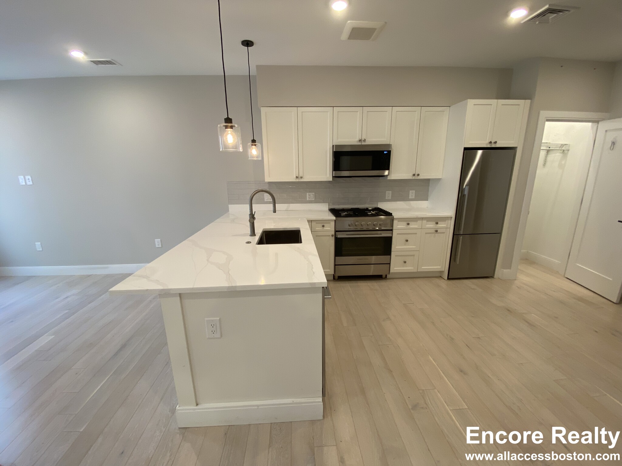 197.306 Green St, Jamaica Plain