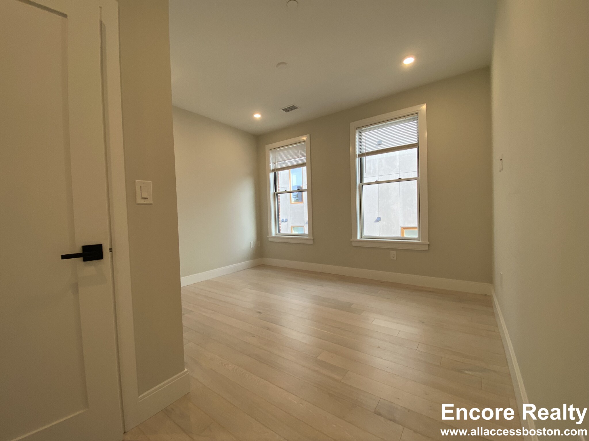 197.306 Green St, Jamaica Plain