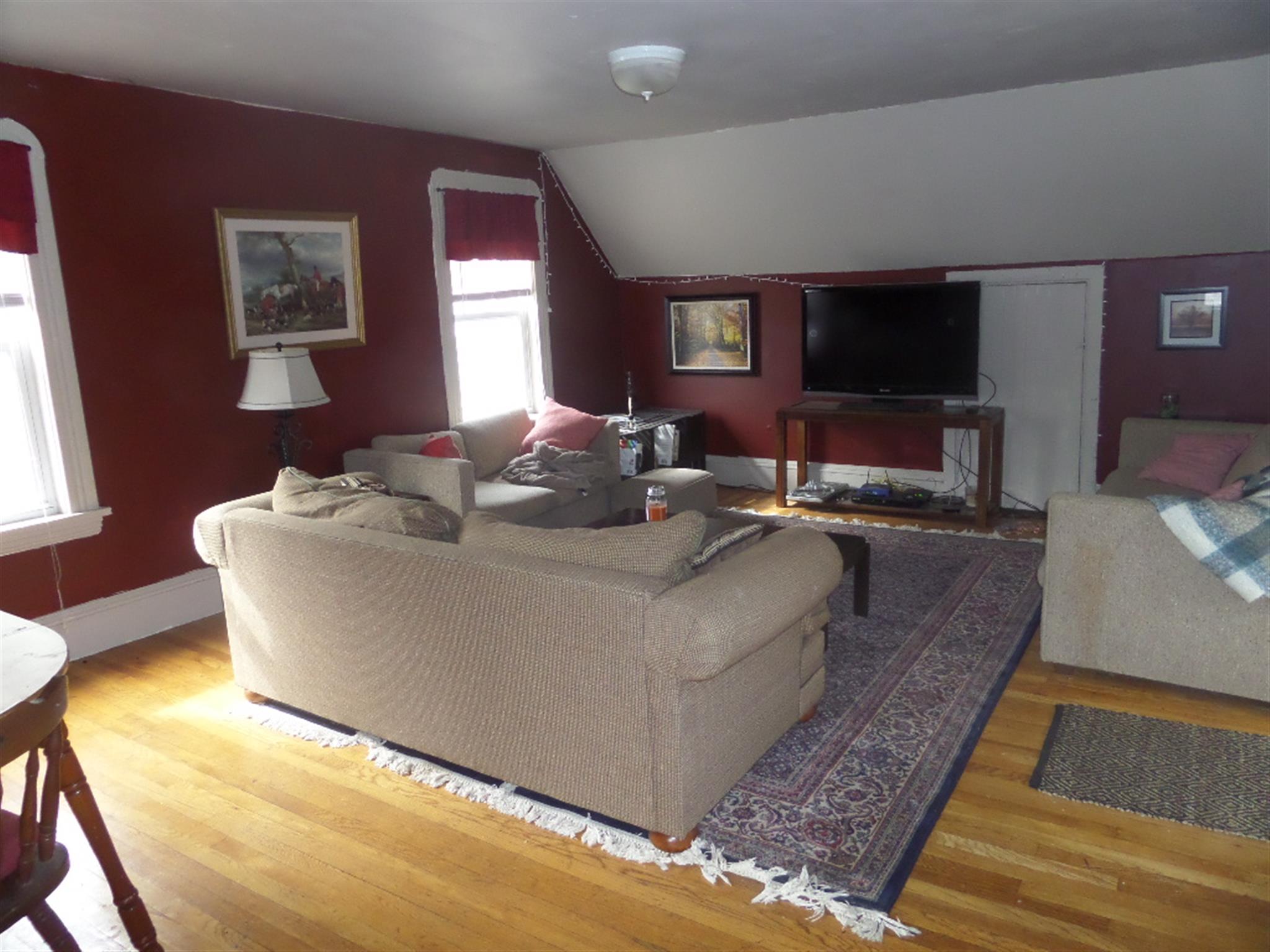 22 Highland Rd, Davis Square