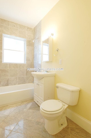 19 Parker Hill Ave, Mission Hill