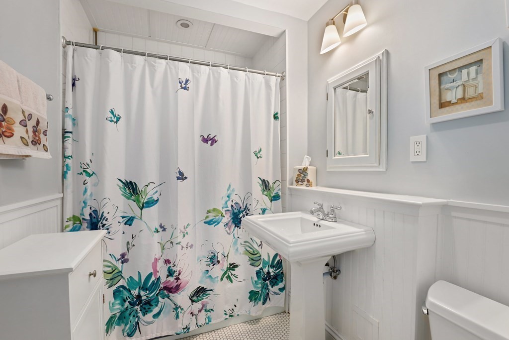 19 Fairmont Ave, Central Square