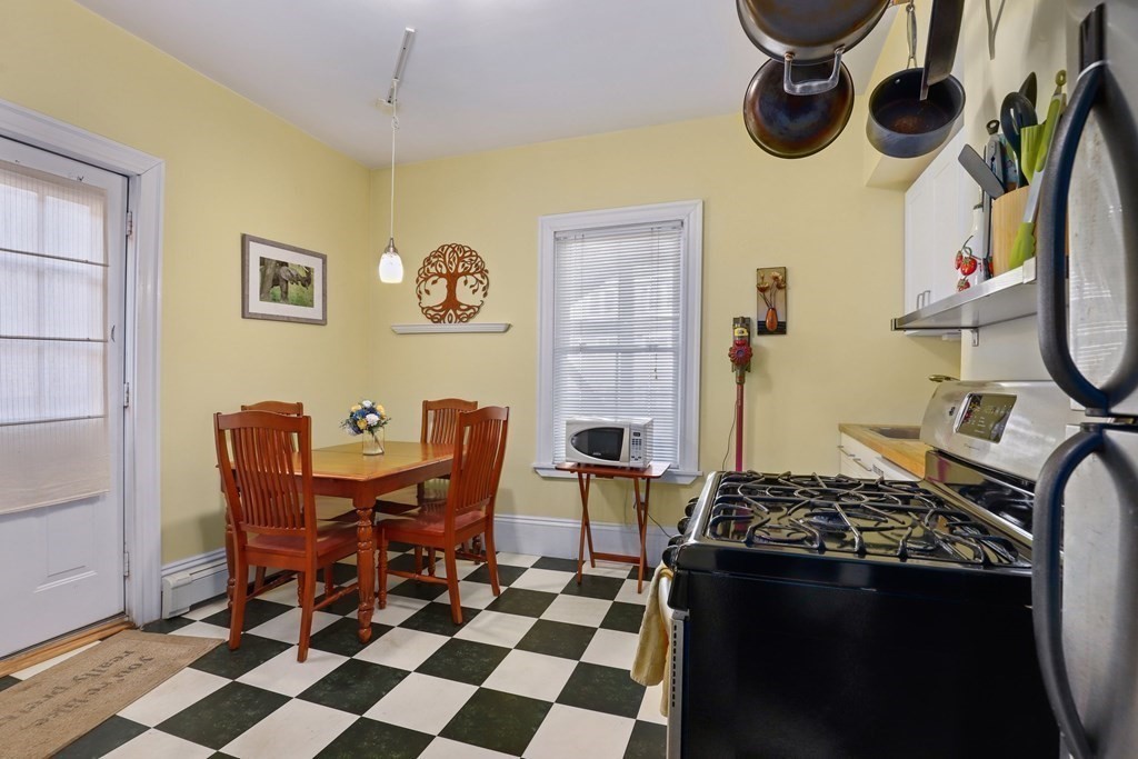 19 Fairmont Ave, Central Square