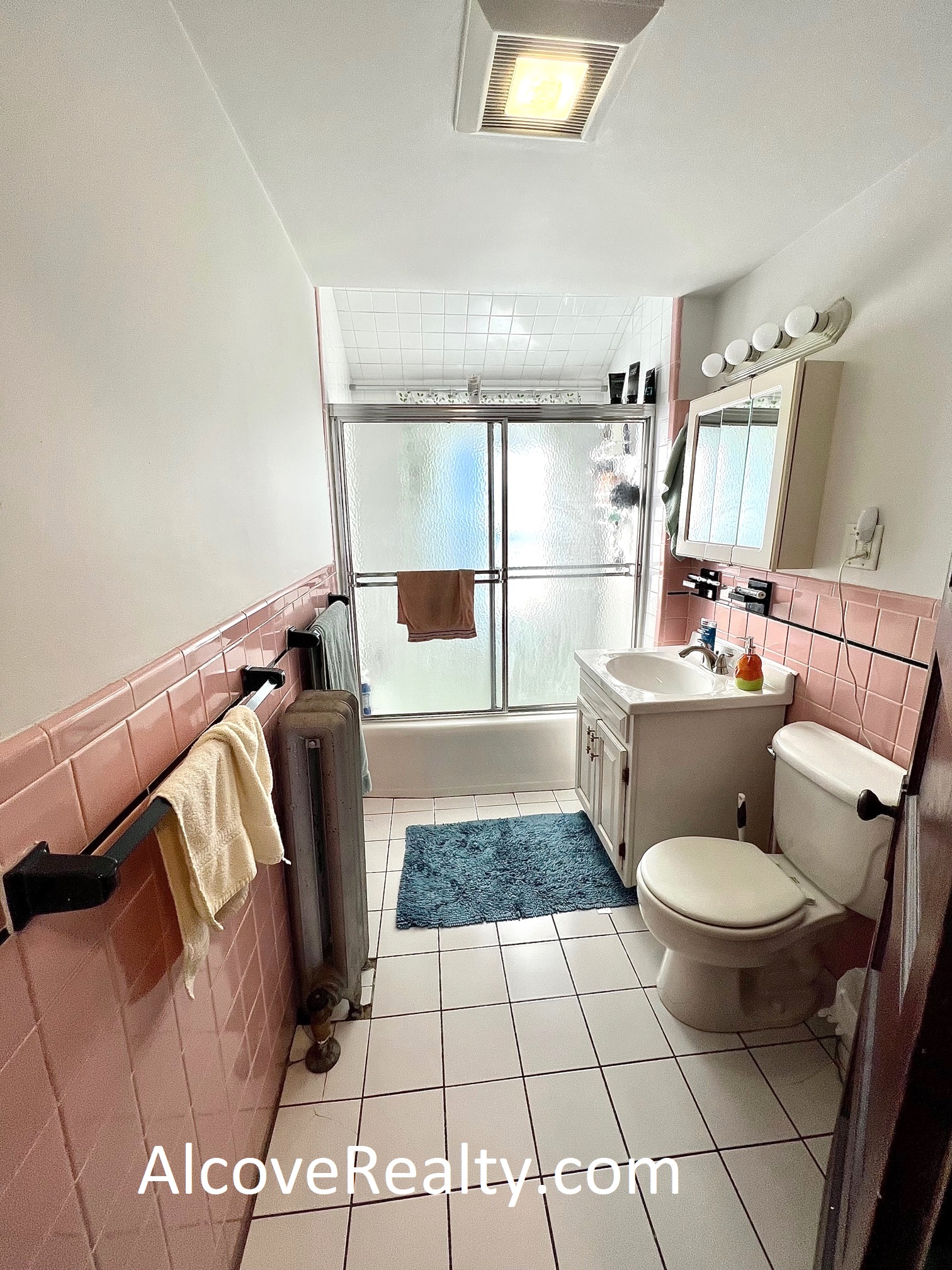 92 Powder House Blvd, West Somerville