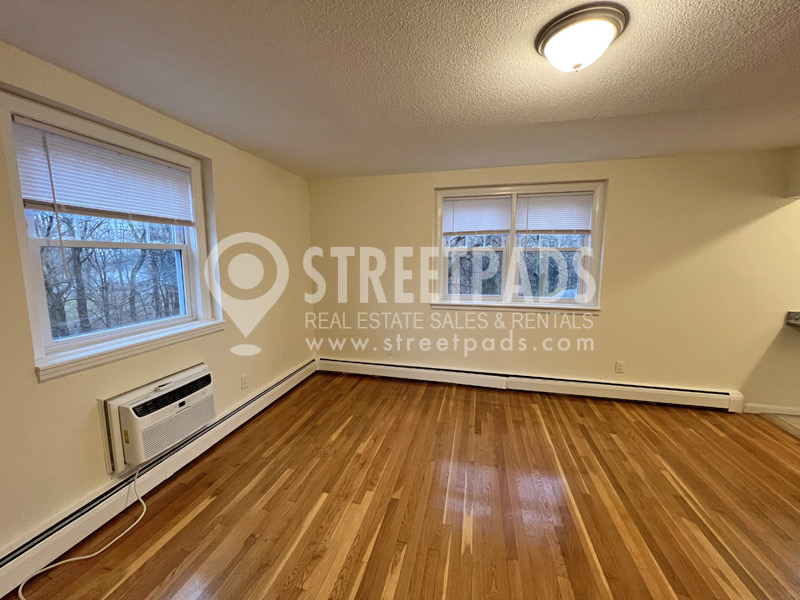 2018 Commonwealth Ave, Brighton