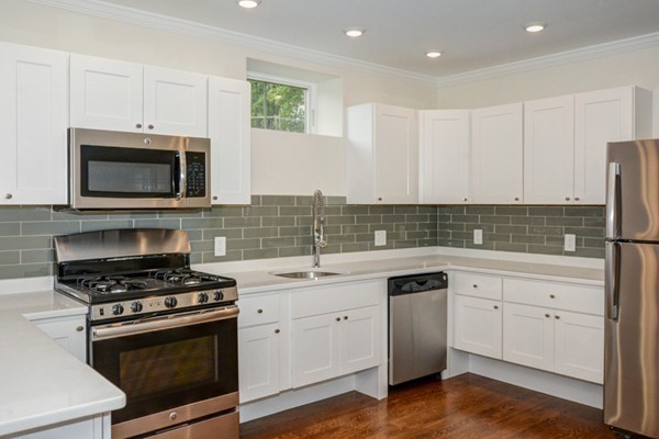 2747 Washington St, Roxbury