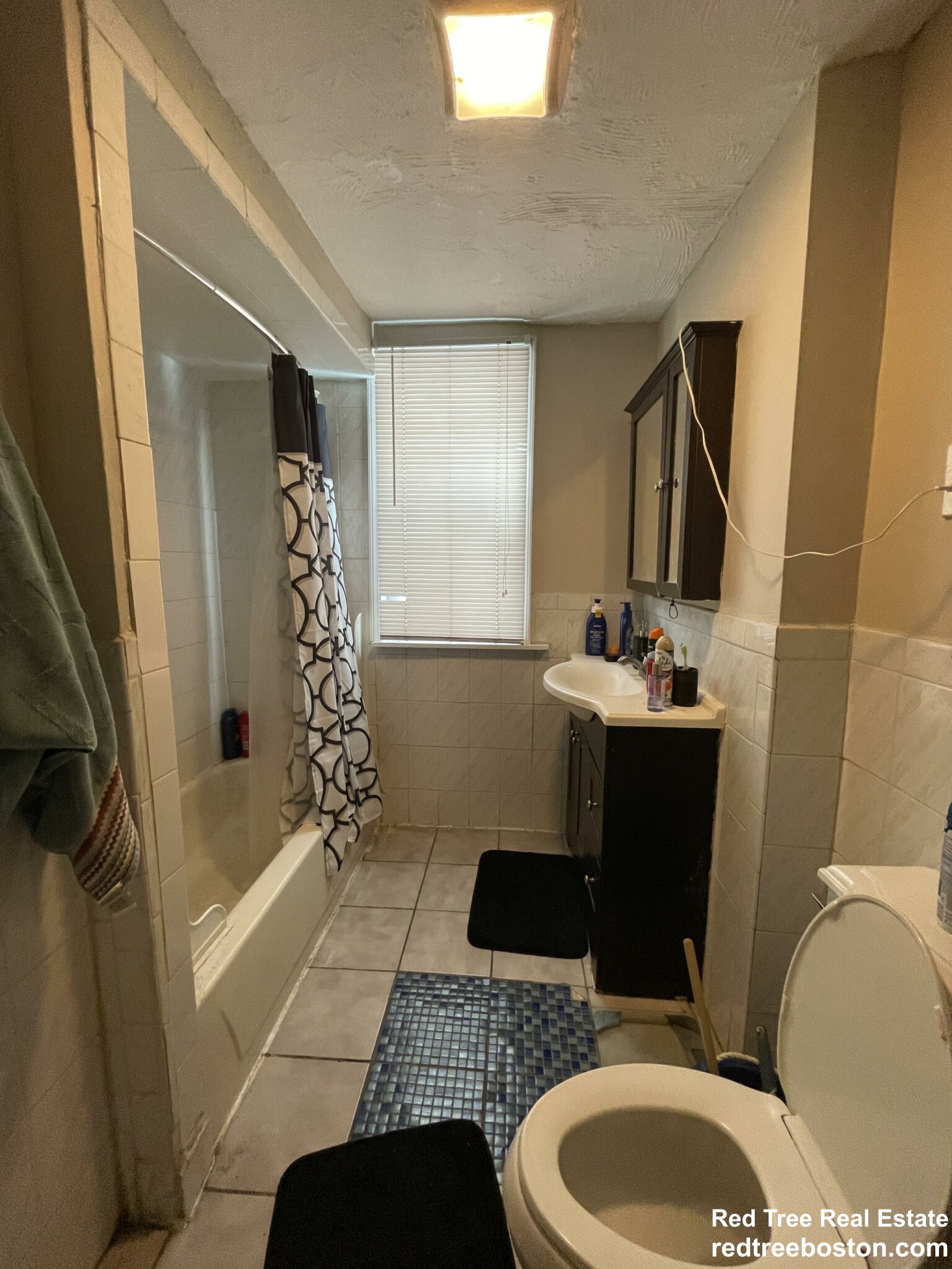 72 Hillside St, Mission Hill