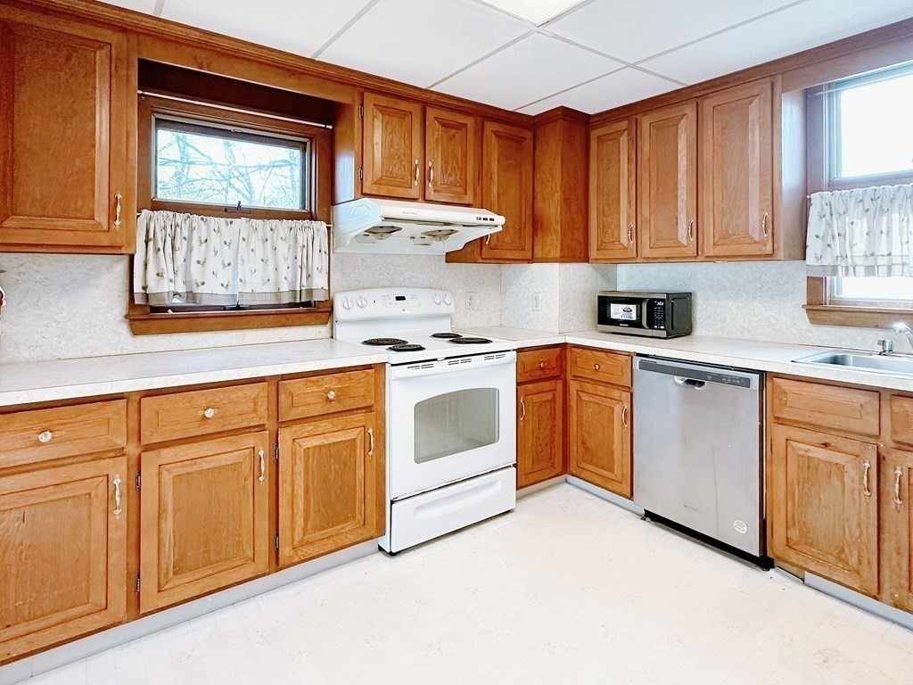 32 Valentine, Arlington