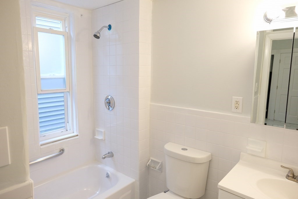 22 Howell St, Dorchester