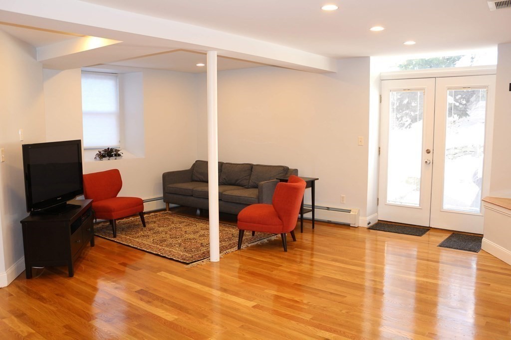 85 Rockview St, Jamaica Plain