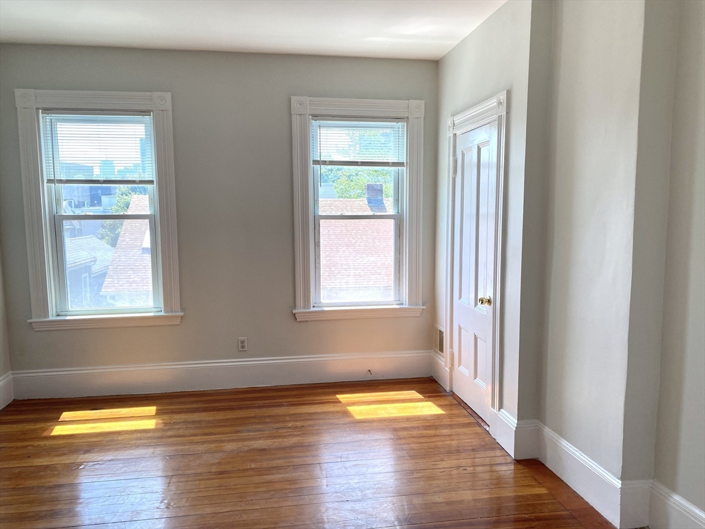 64 6th St, East Cambridge